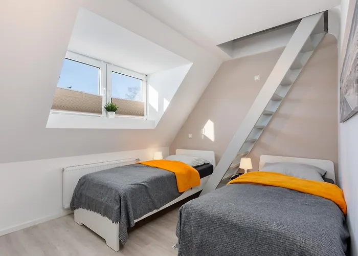 Dueren Fp24: Monteure Aufgepasst! بيت للعطل